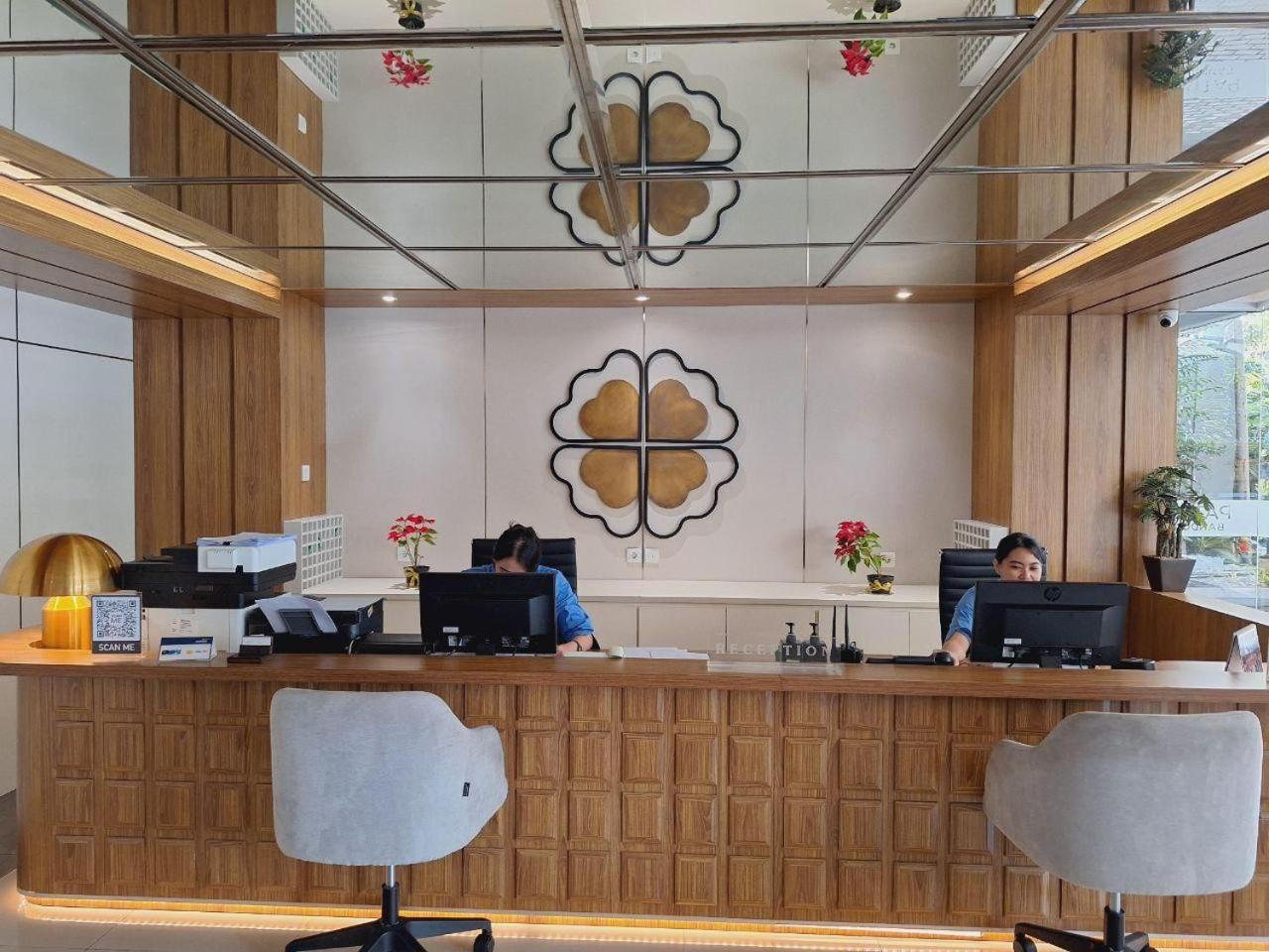 Patra Bandung Hotel Екстериор снимка