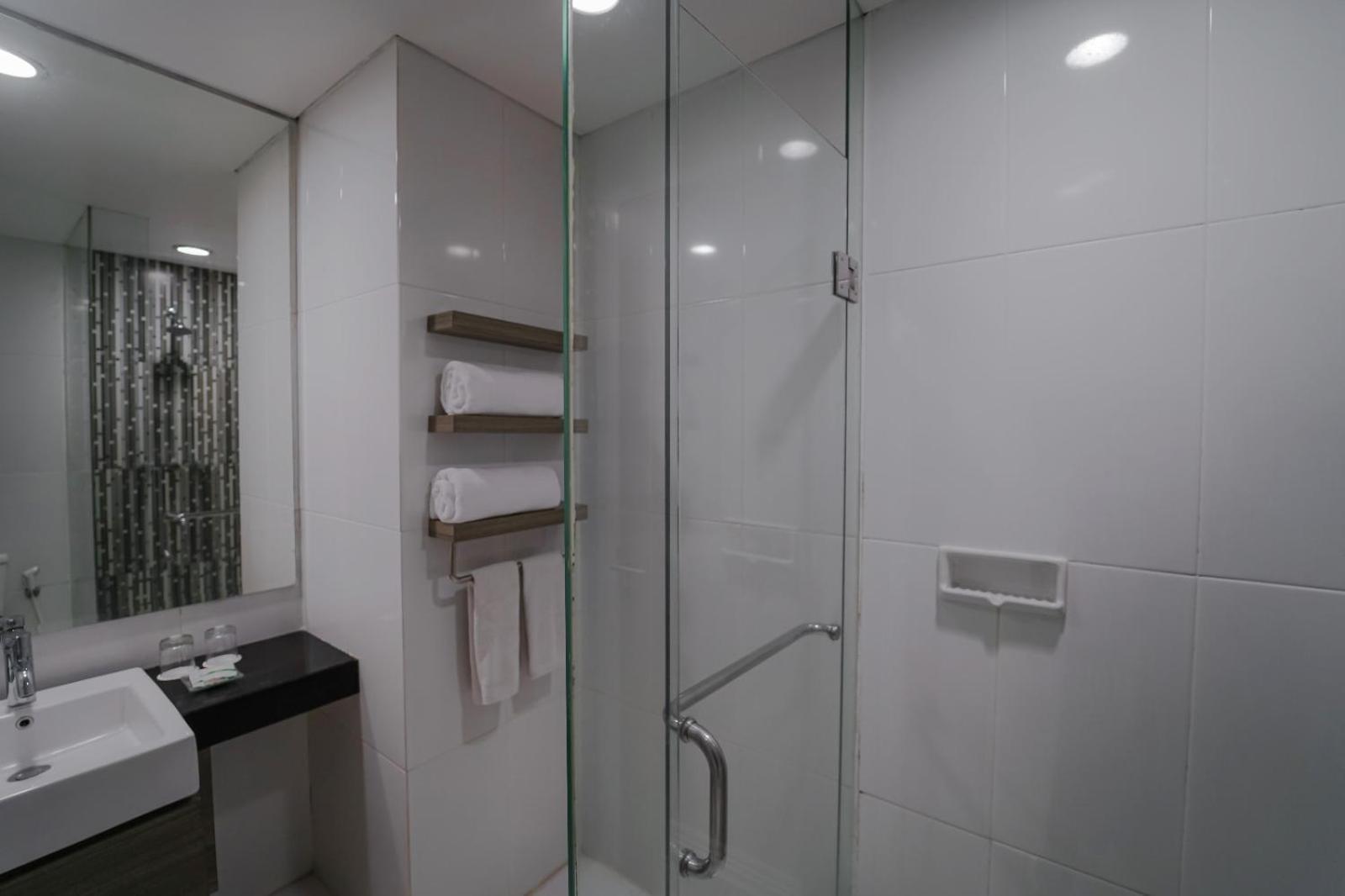 Patra Bandung Hotel Екстериор снимка