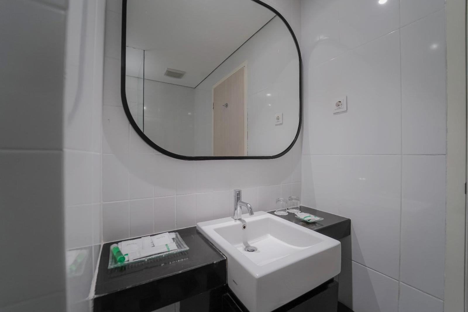 Patra Bandung Hotel Екстериор снимка