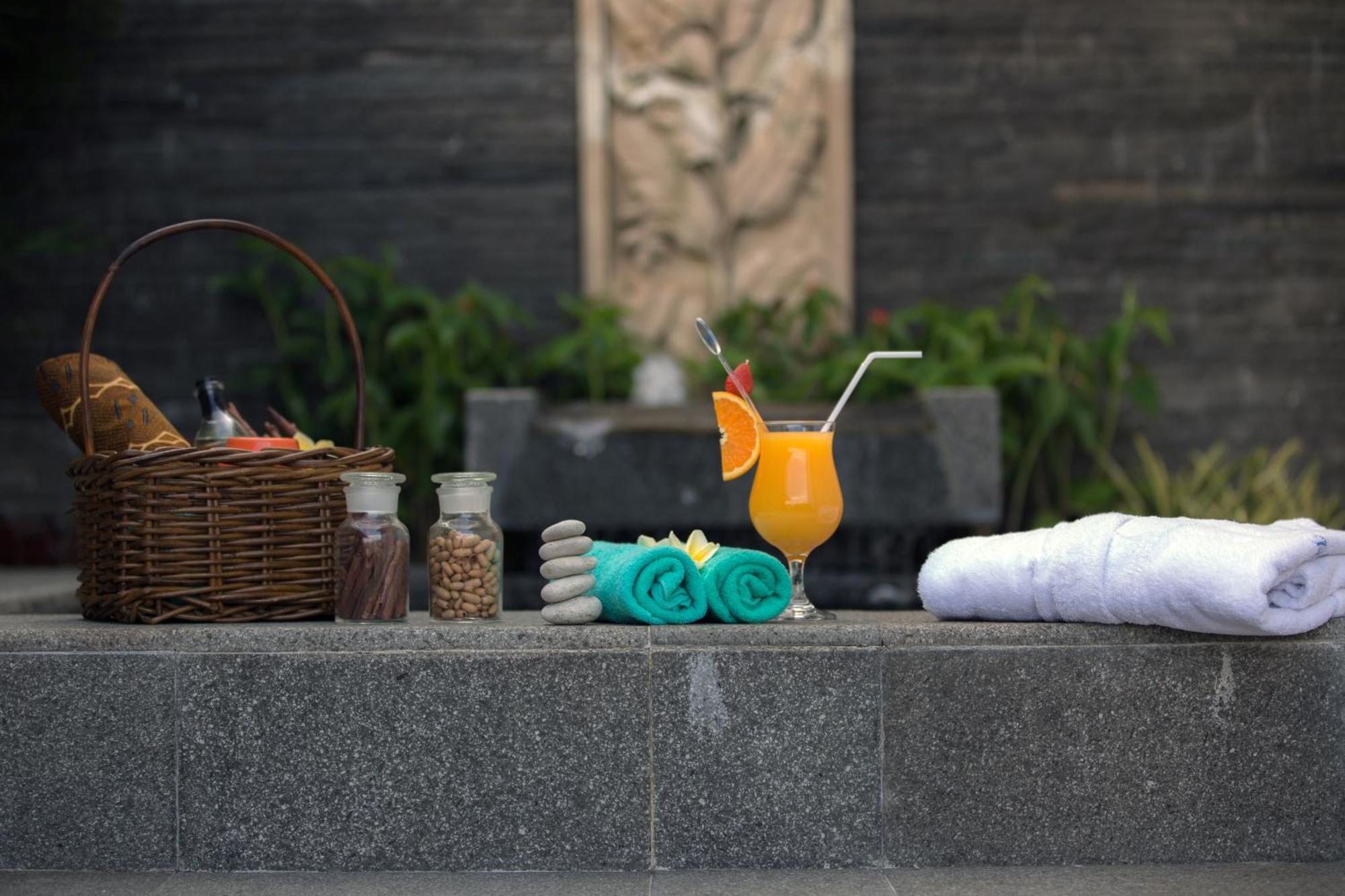 Patra Bandung Hotel Екстериор снимка