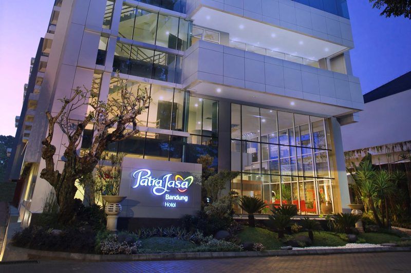 Patra Bandung Hotel Екстериор снимка