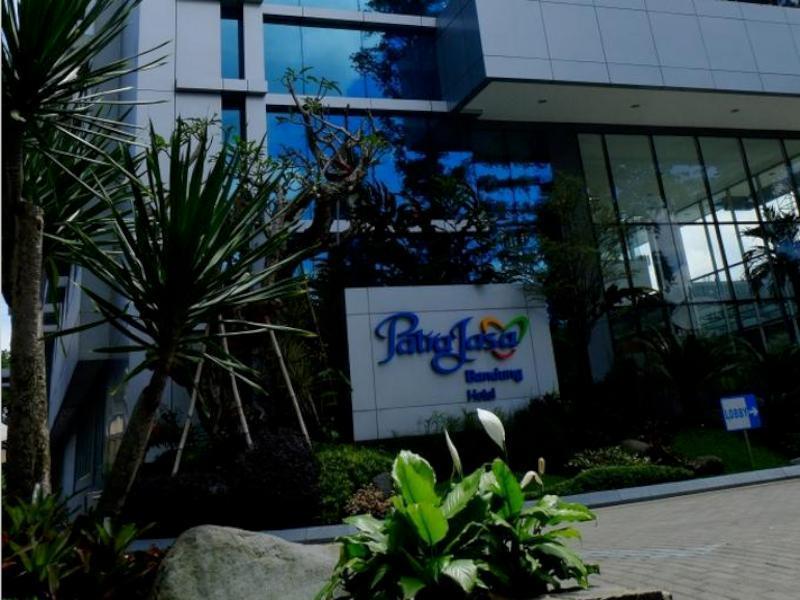 Patra Bandung Hotel Екстериор снимка