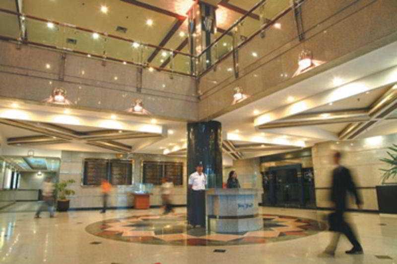 Patra Bandung Hotel Екстериор снимка
